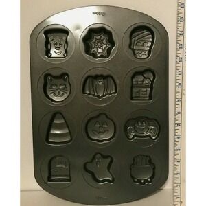 Wilton Cookie Pan Halloween 12 Cavity Non Stick Ghost Dracula 16 1/2 H x 11.2 W